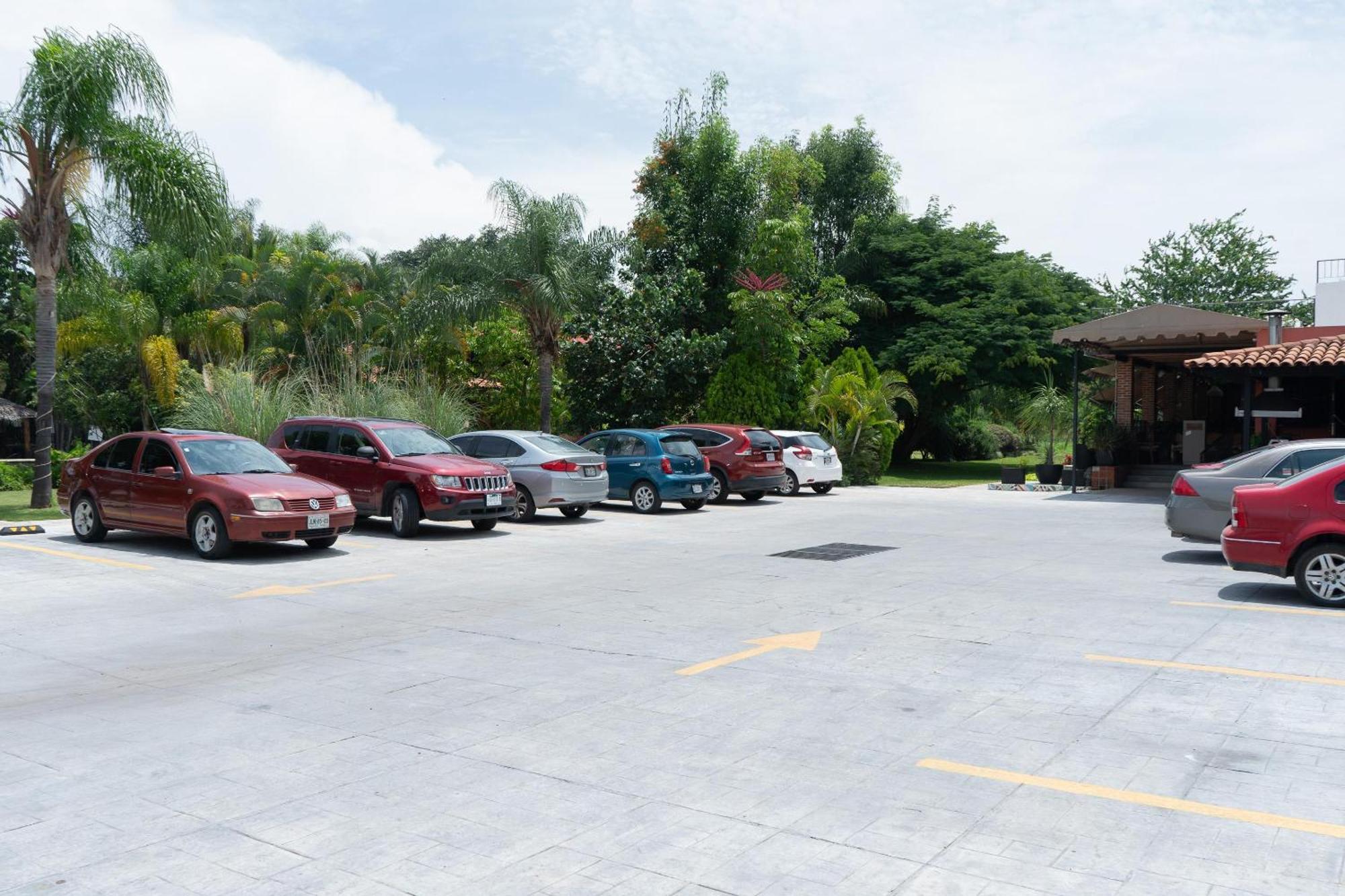 Capital O La Joya Del Lago Ajijic Dış mekan fotoğraf