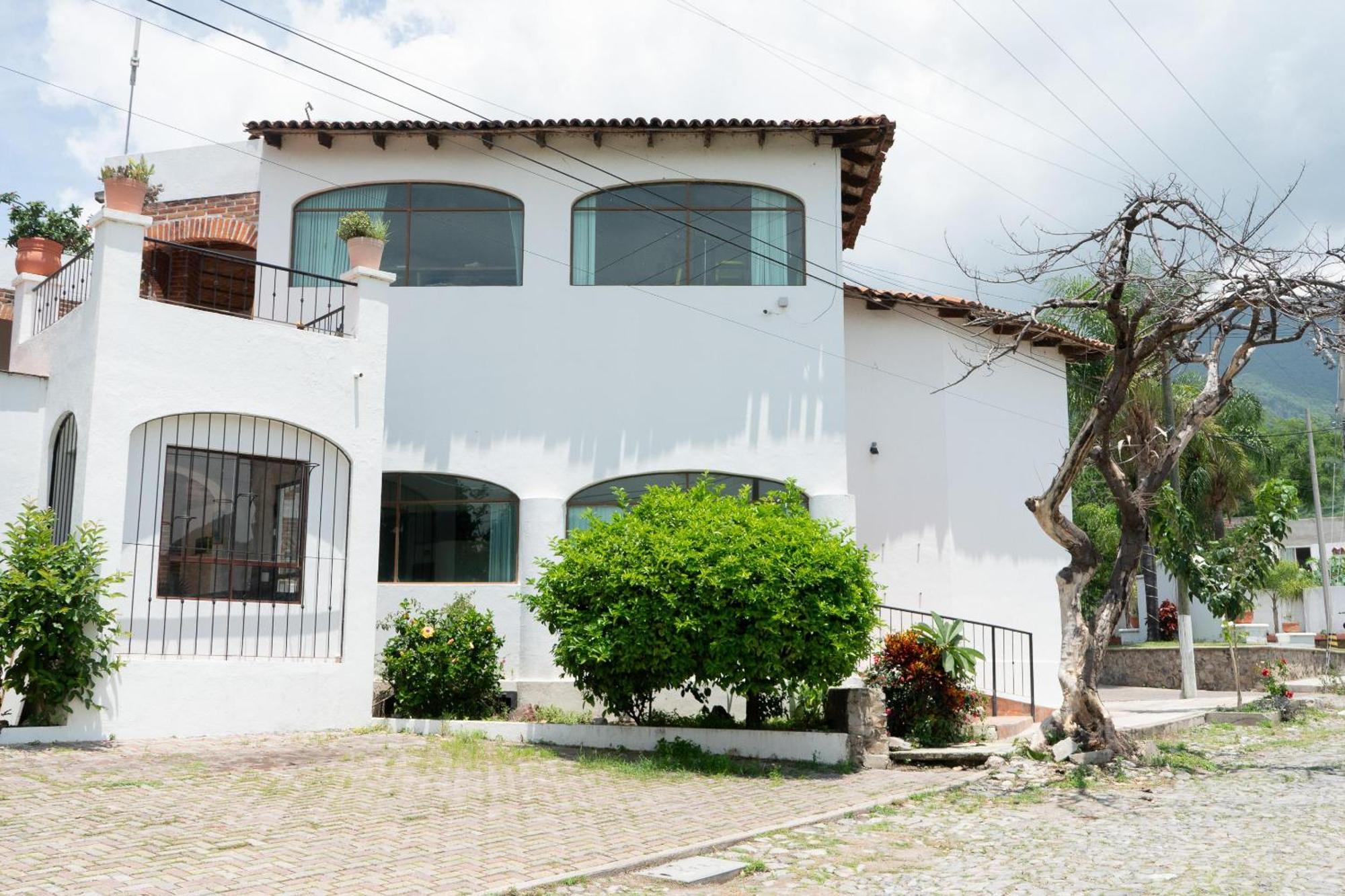 Capital O La Joya Del Lago Ajijic Dış mekan fotoğraf