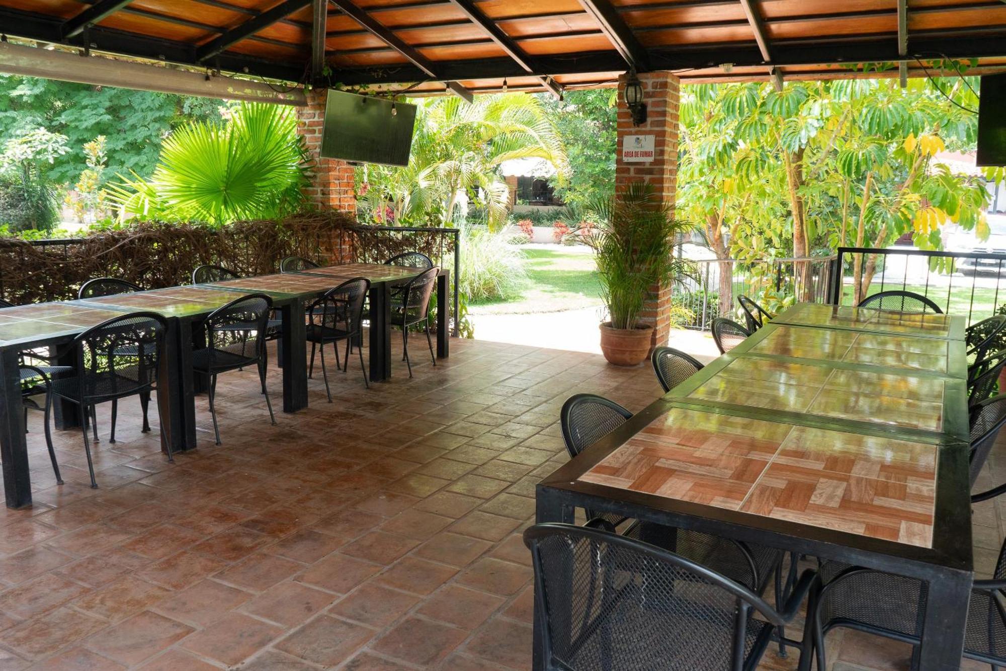 Capital O La Joya Del Lago Ajijic Dış mekan fotoğraf